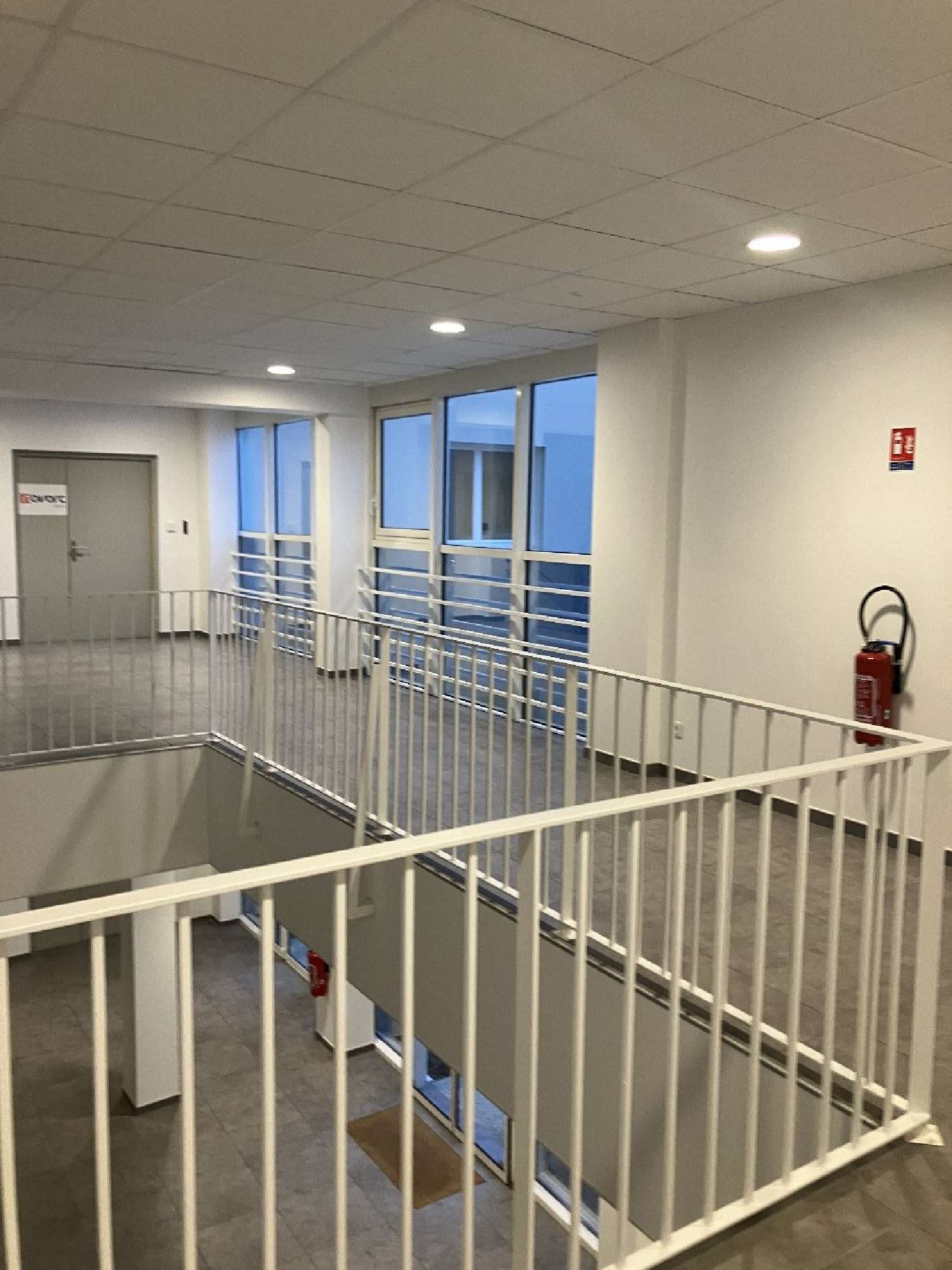  for sale office Bron Rhône 6