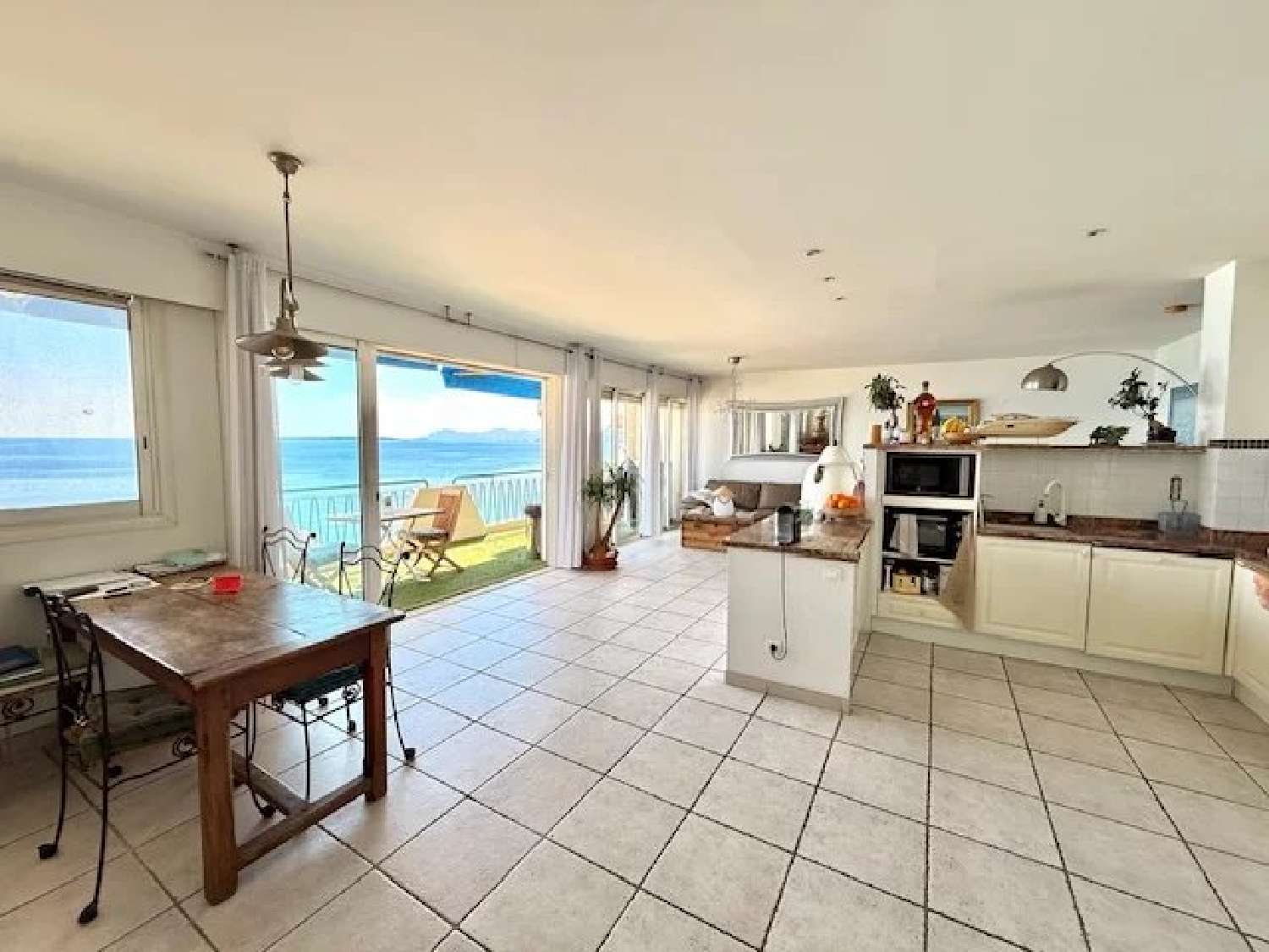  te koop appartement Juan-les-Pins Alpes-Maritimes 2