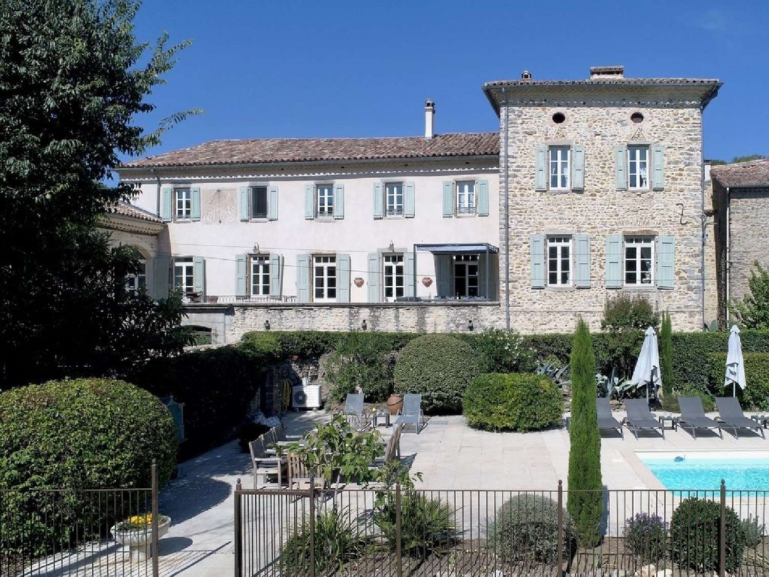 te koop kasteel Alès Gard 2