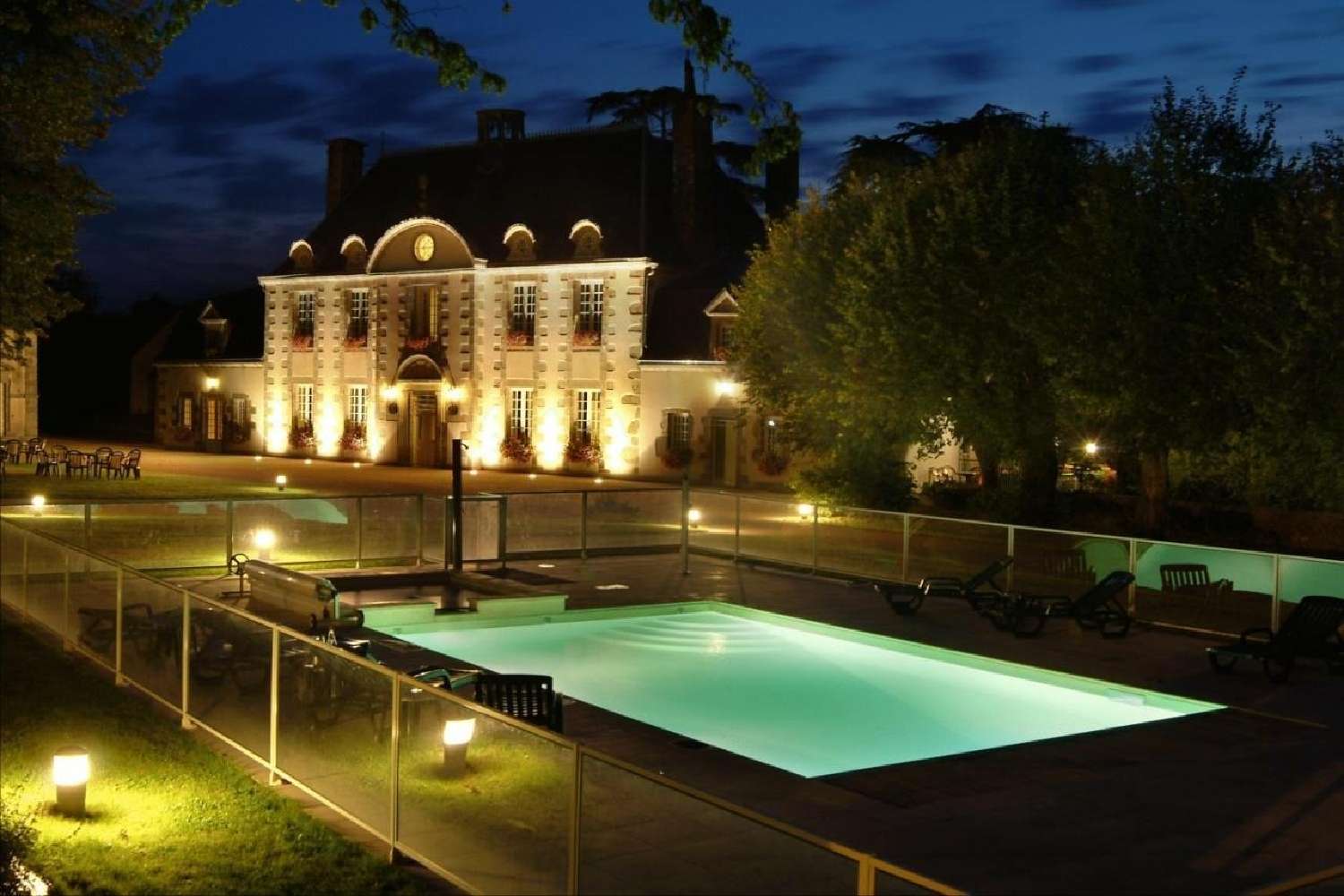  te koop kasteel Laval Mayenne 1