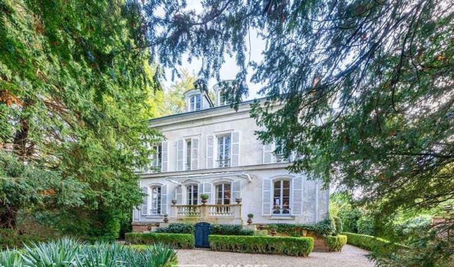  for sale castle Montfort-l'Amaury Yvelines 2