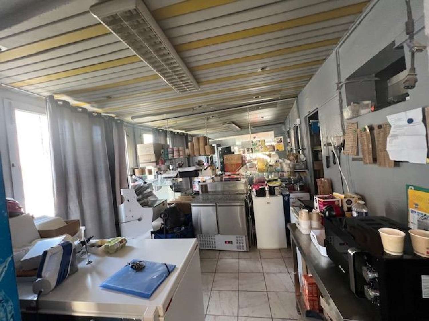 en venta local comercial Marseillan Hérault 2