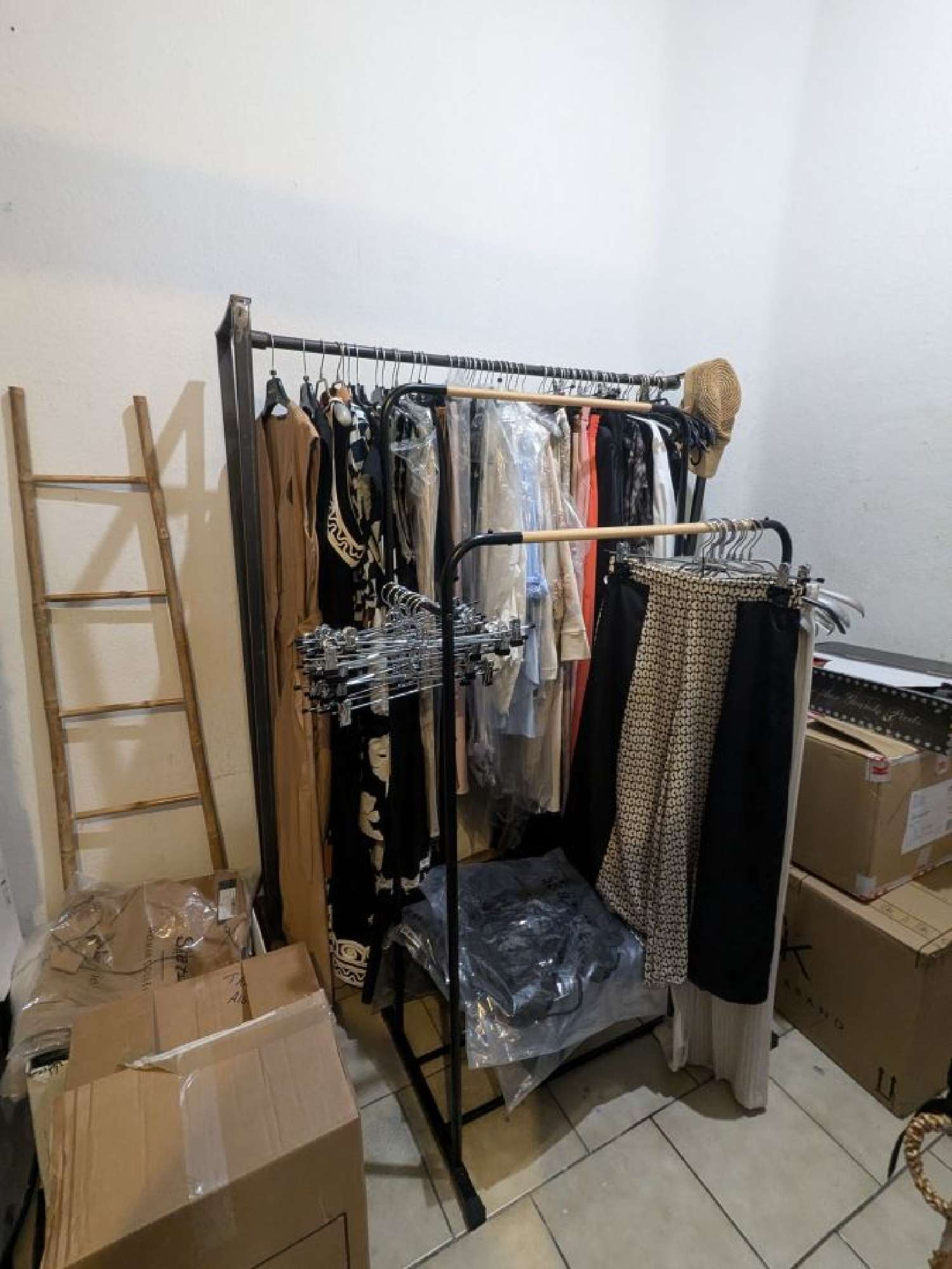 en venta local comercial Pézenas Hérault 2