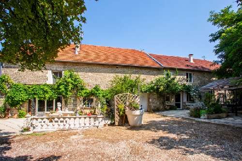 Confracourt Haute-Saône landgoed foto 7059741