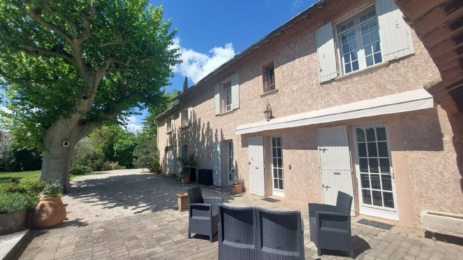  à vendre ferme Cabannes Bouches-du-Rhône 2
