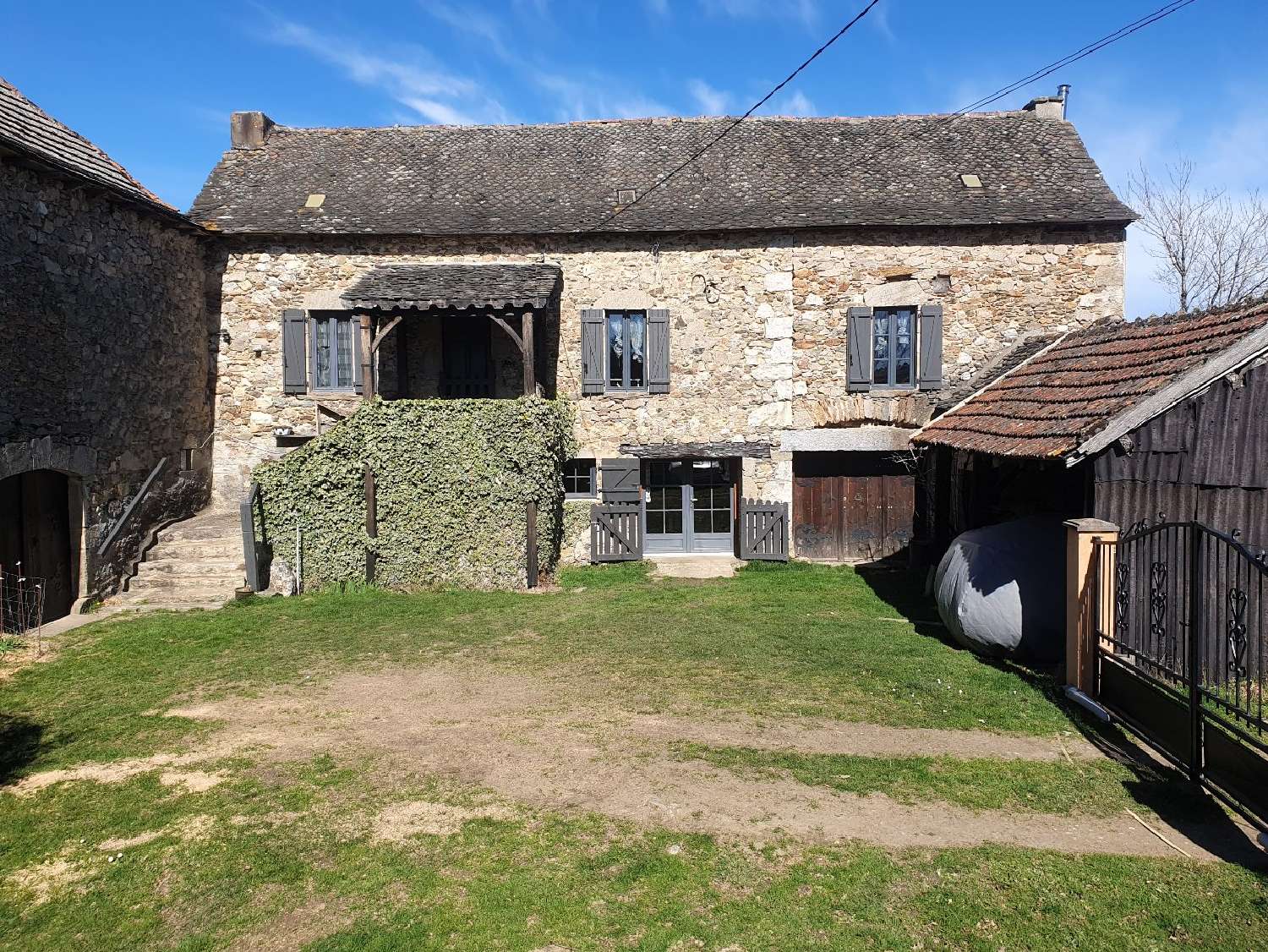  en venta casa rústica La Salvetat-Peyralès Aveyron 1