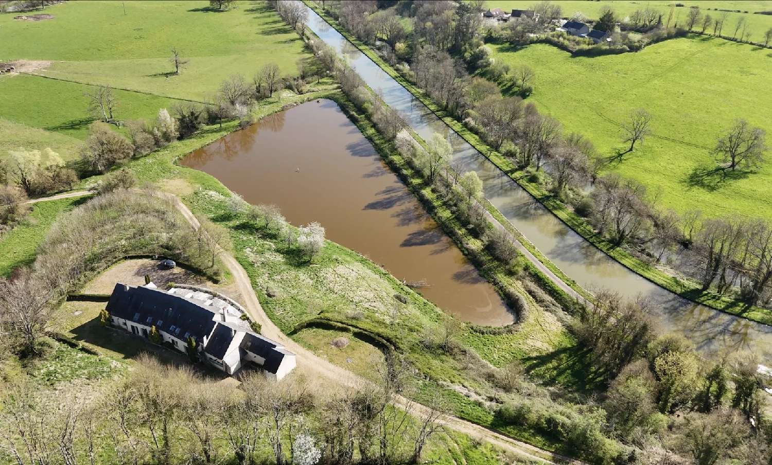  à vendre maison Biches Nièvre 2