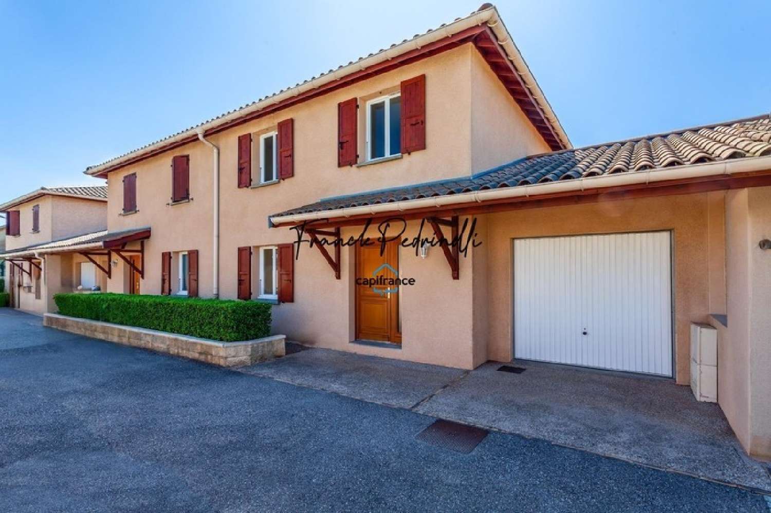  te koop huis Bron Rhône 3