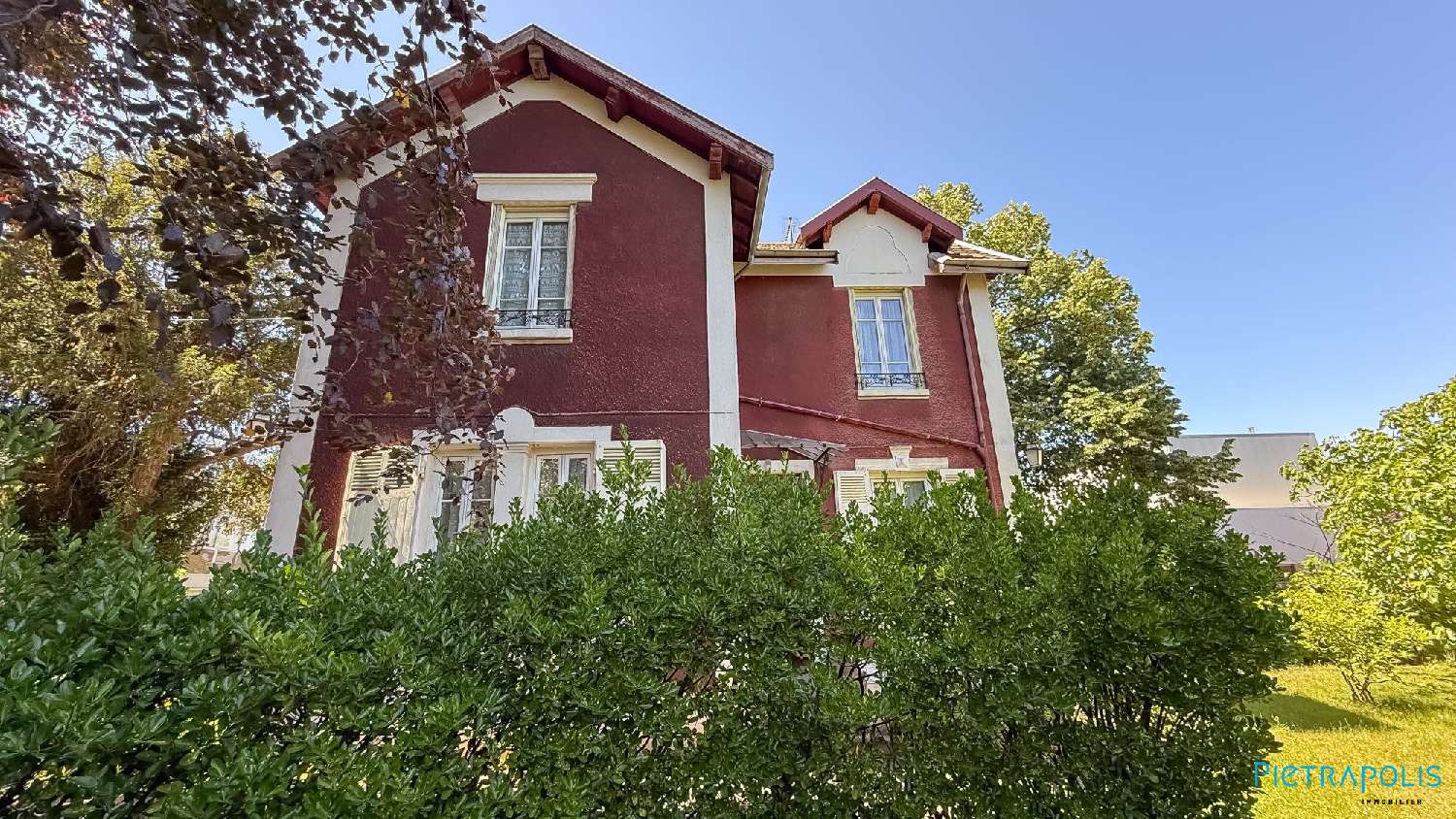  te koop huis Bron Rhône 2