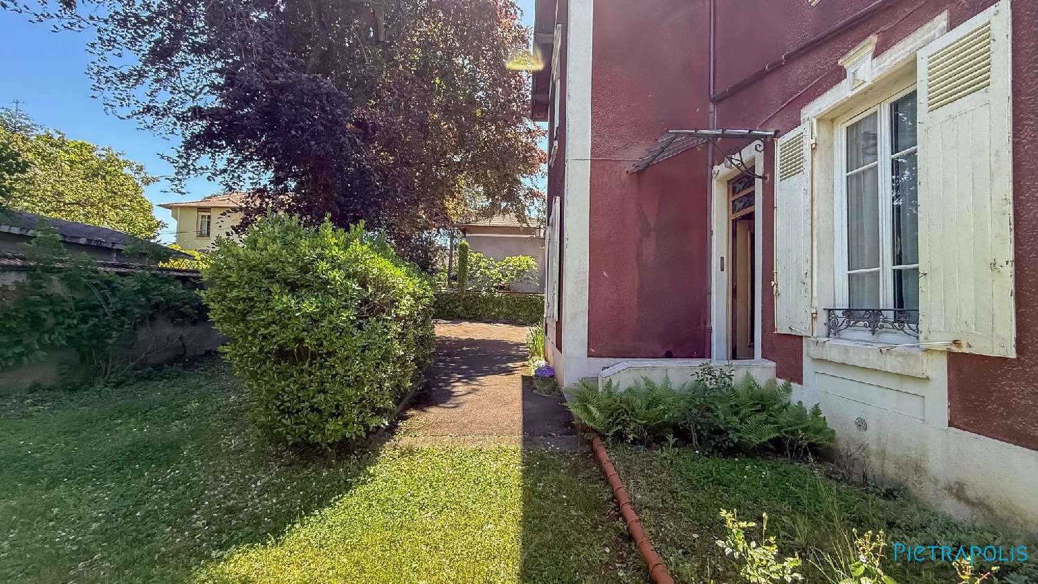  te koop huis Bron Rhône 3