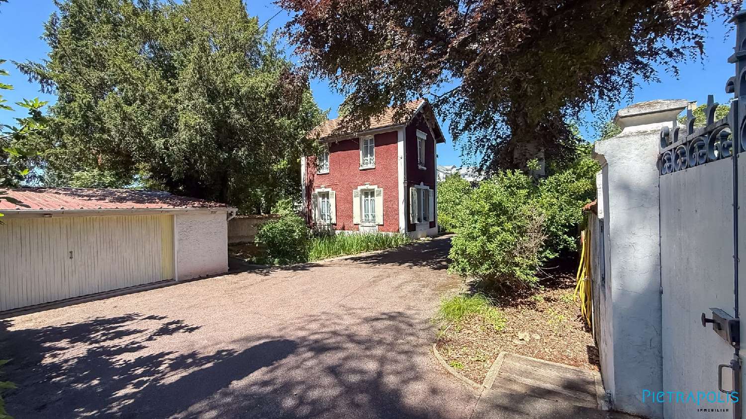  te koop huis Bron Rhône 4
