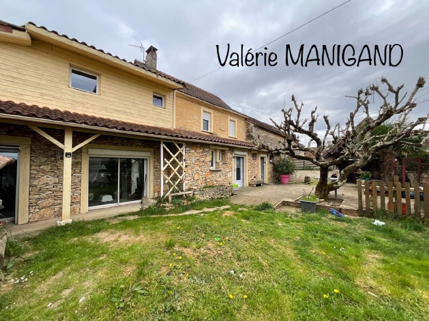  te koop huis Coulaures Dordogne 1