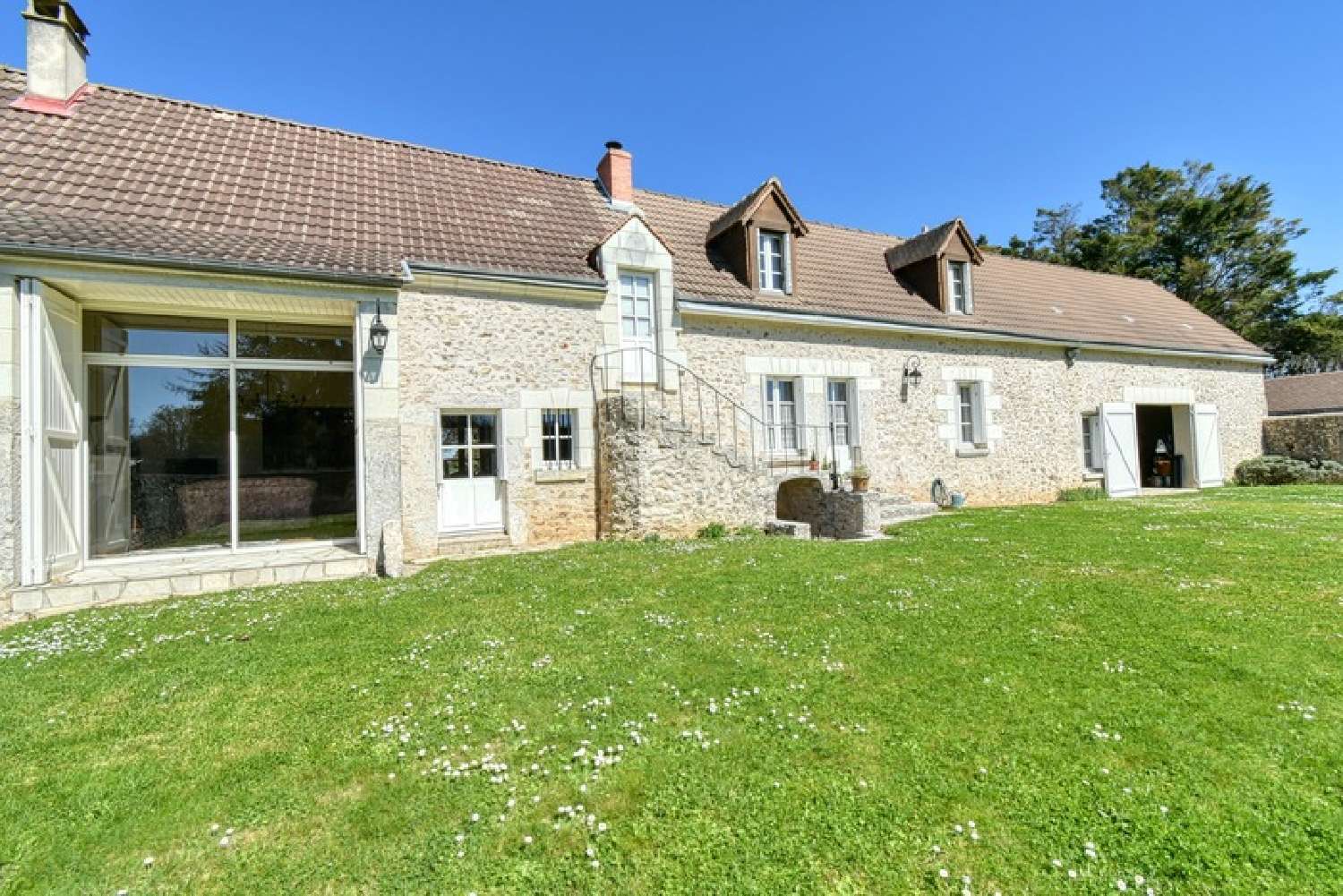  for sale house Courçay Indre-et-Loire 1