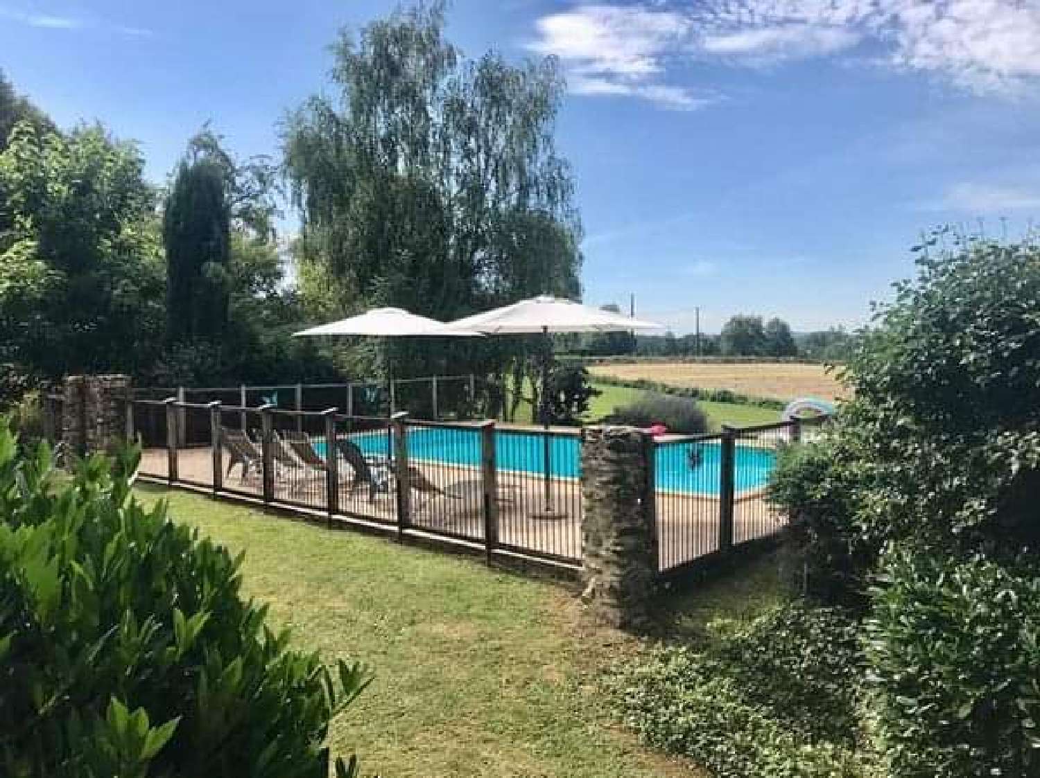  à vendre maison Génis Dordogne 2
