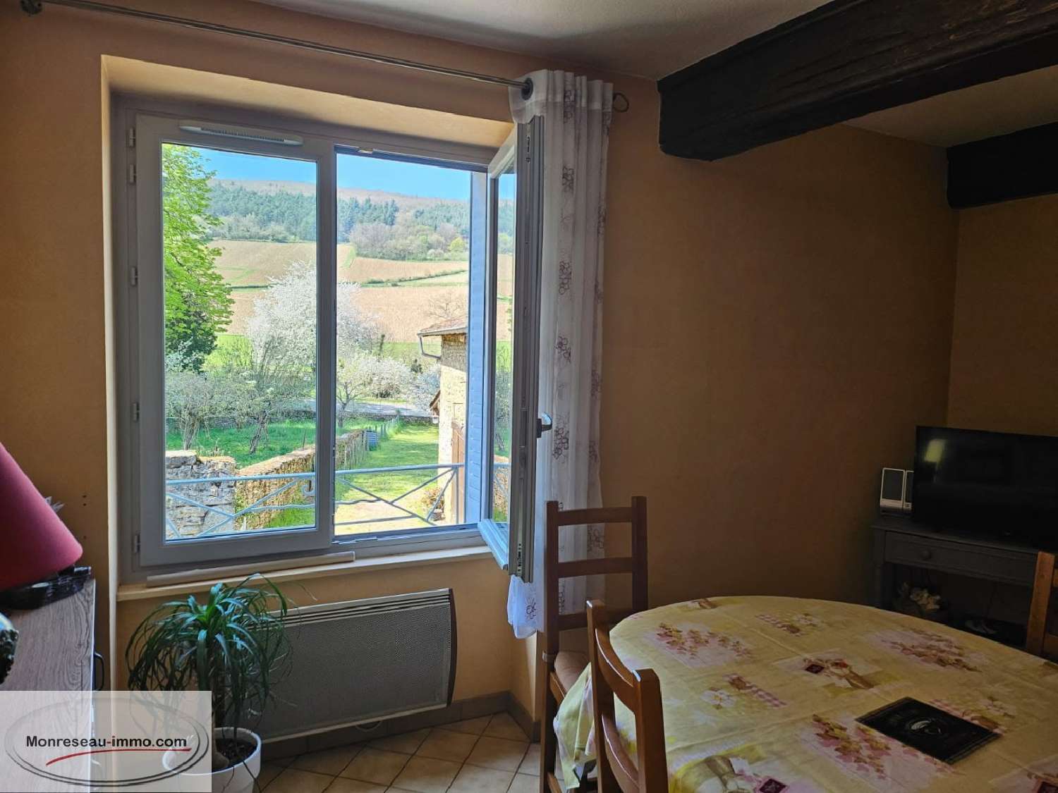  à vendre maison La Roche-Vineuse Saône-et-Loire 4