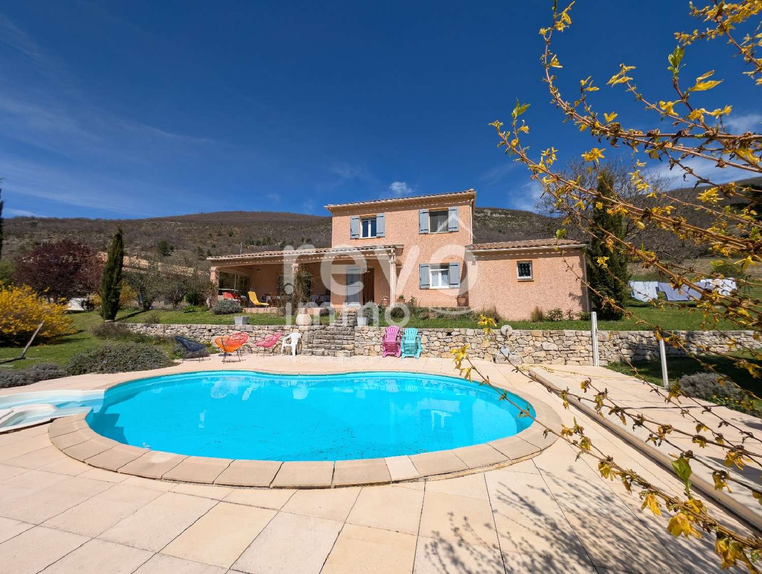  te koop huis La Rochette-du-Buis Drôme 1