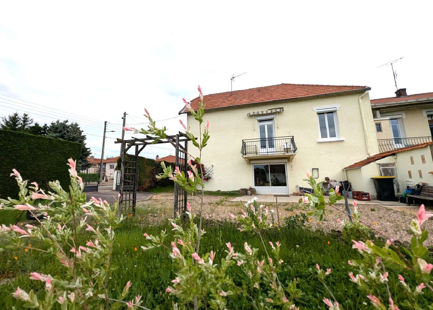  for sale house Le Coteau Loire 1