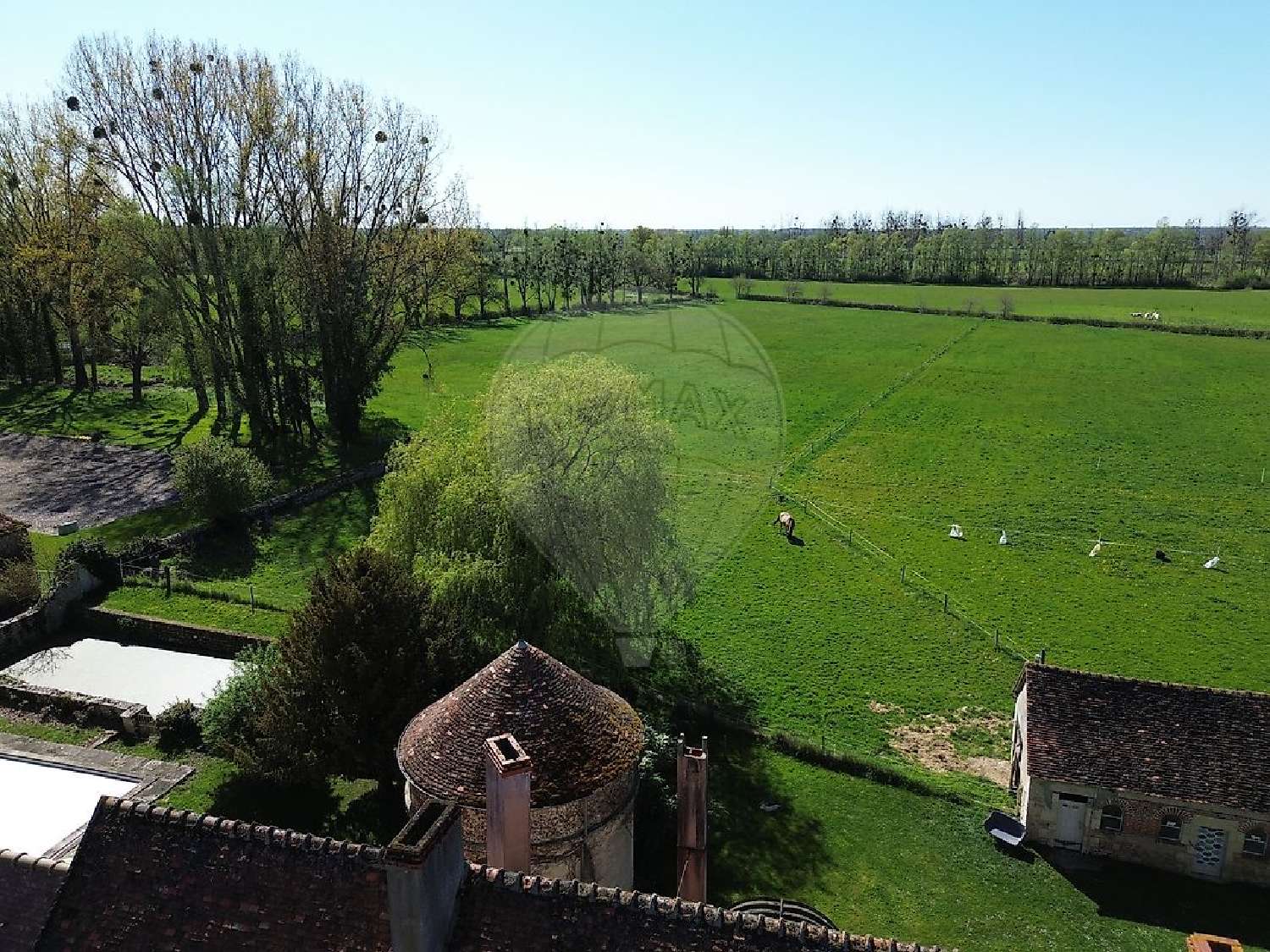  te koop huis Livry Nièvre 2