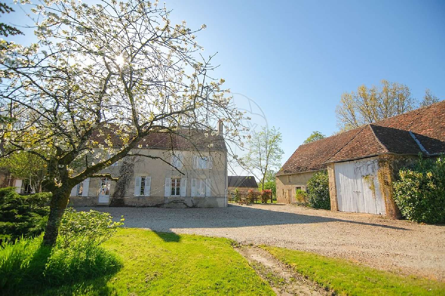  te koop huis Livry Nièvre 7