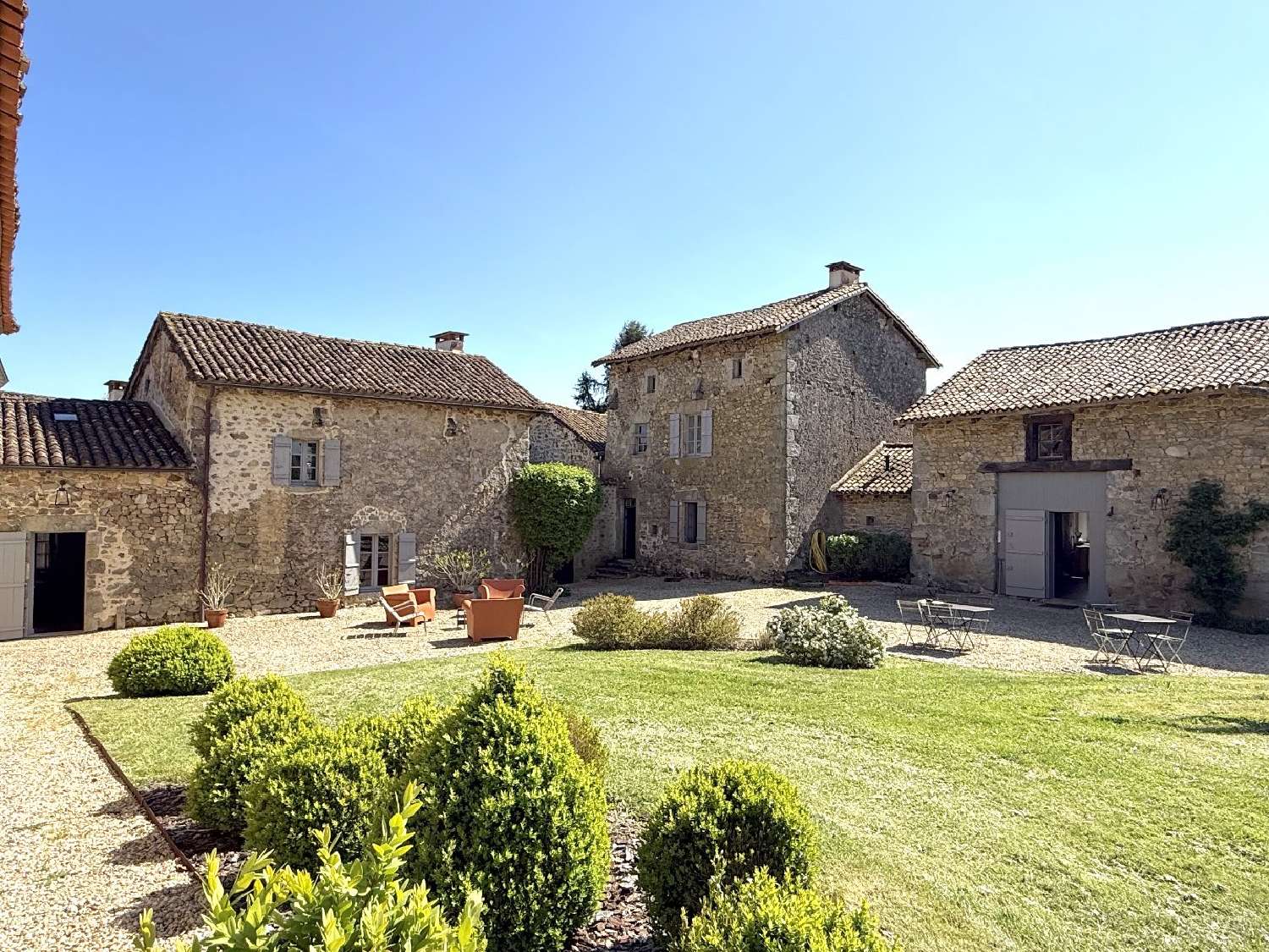  te koop huis Piégut-Pluviers Dordogne 1