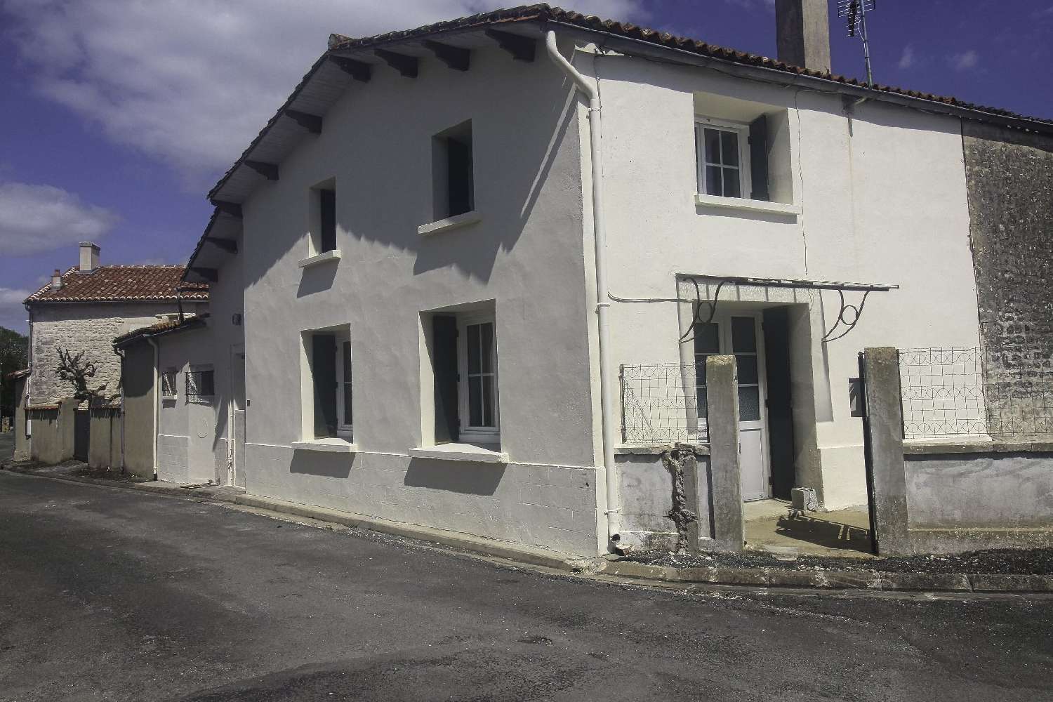  for sale house Poursay-Garnaud Charente-Maritime 1