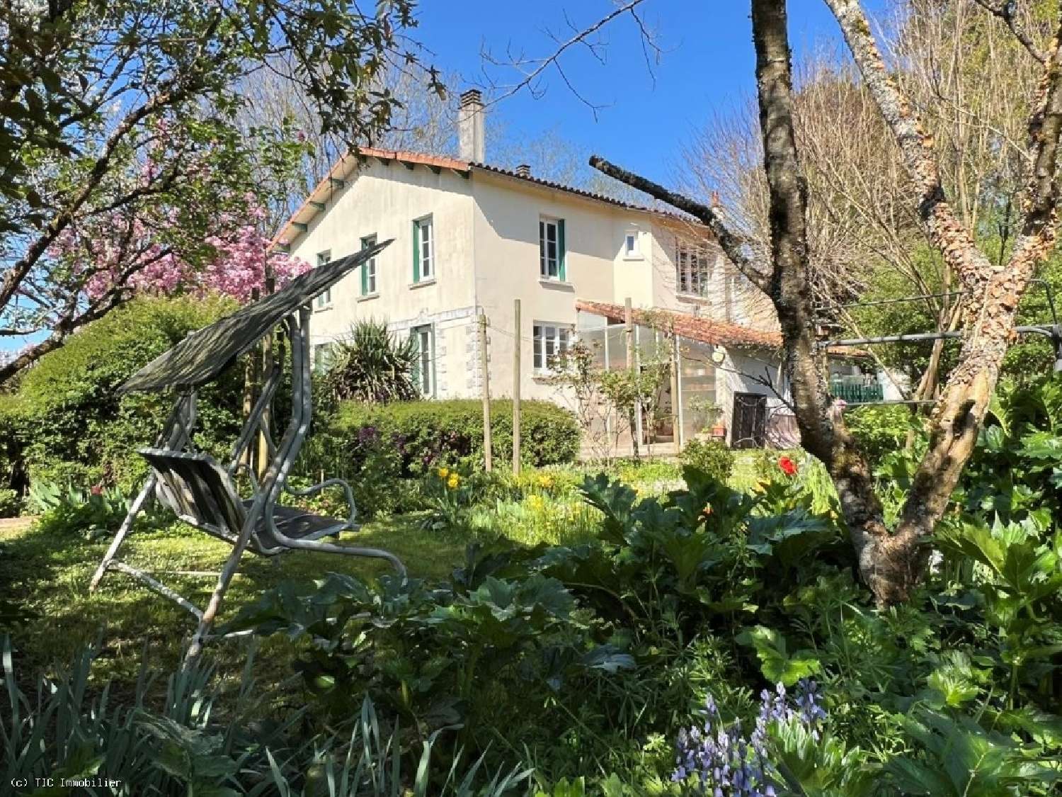  te koop huis Ruffec Charente 1