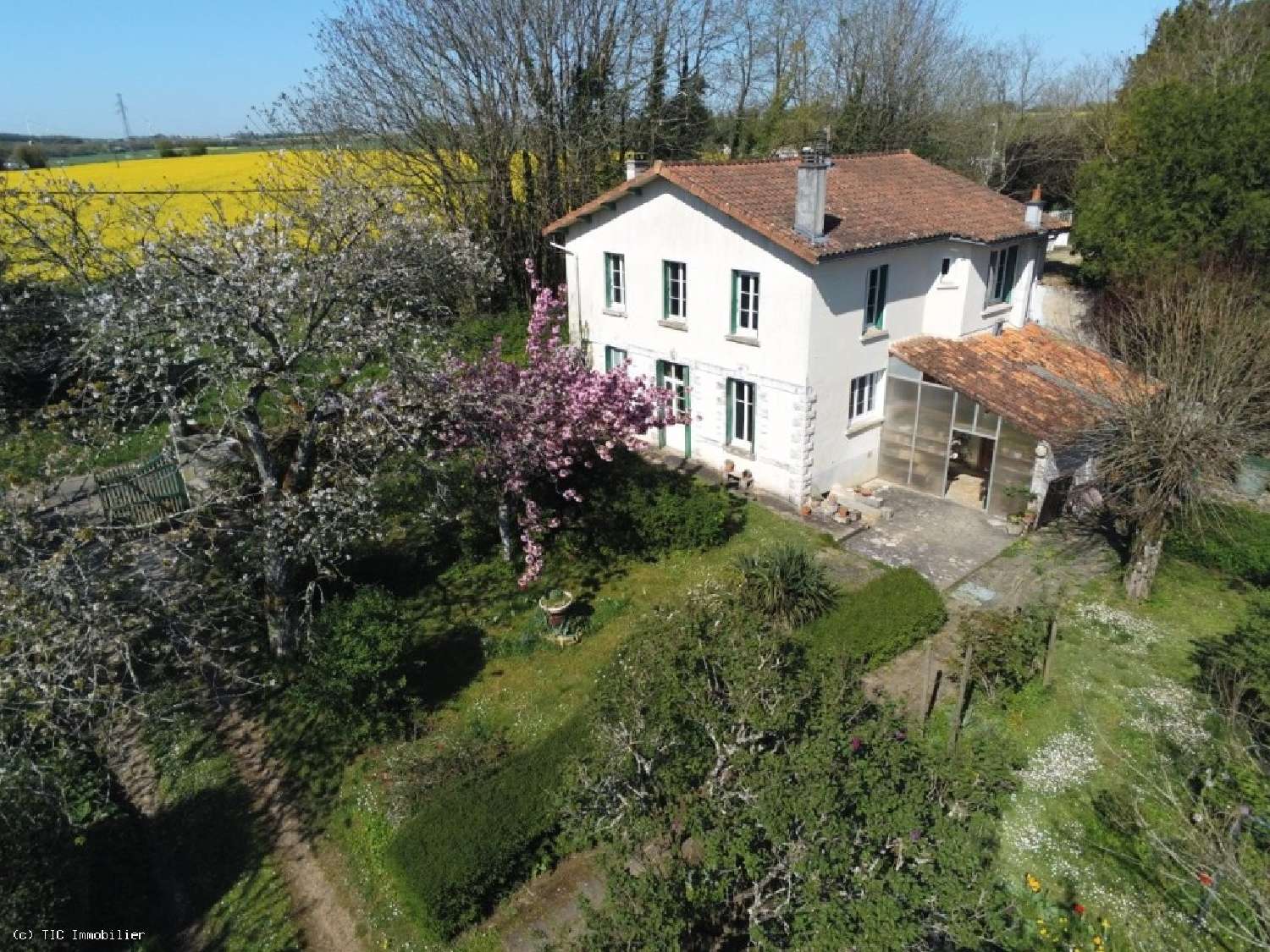  te koop huis Ruffec Charente 2