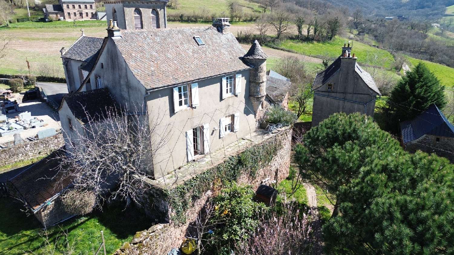  for sale house Saint-Christophe-Vallon Aveyron 1