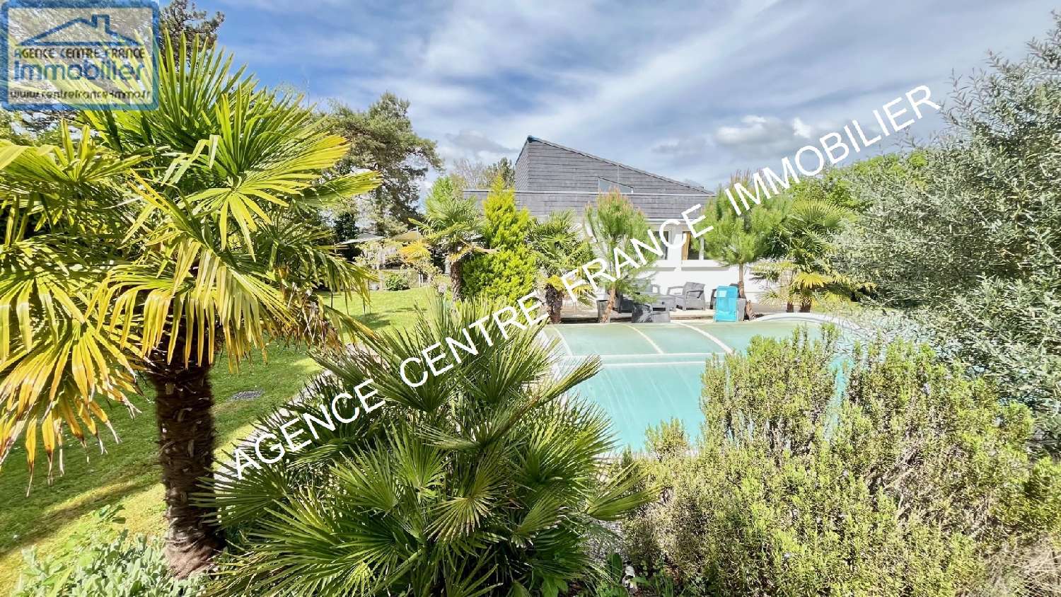  te koop huis Saint-Doulchard Cher 2