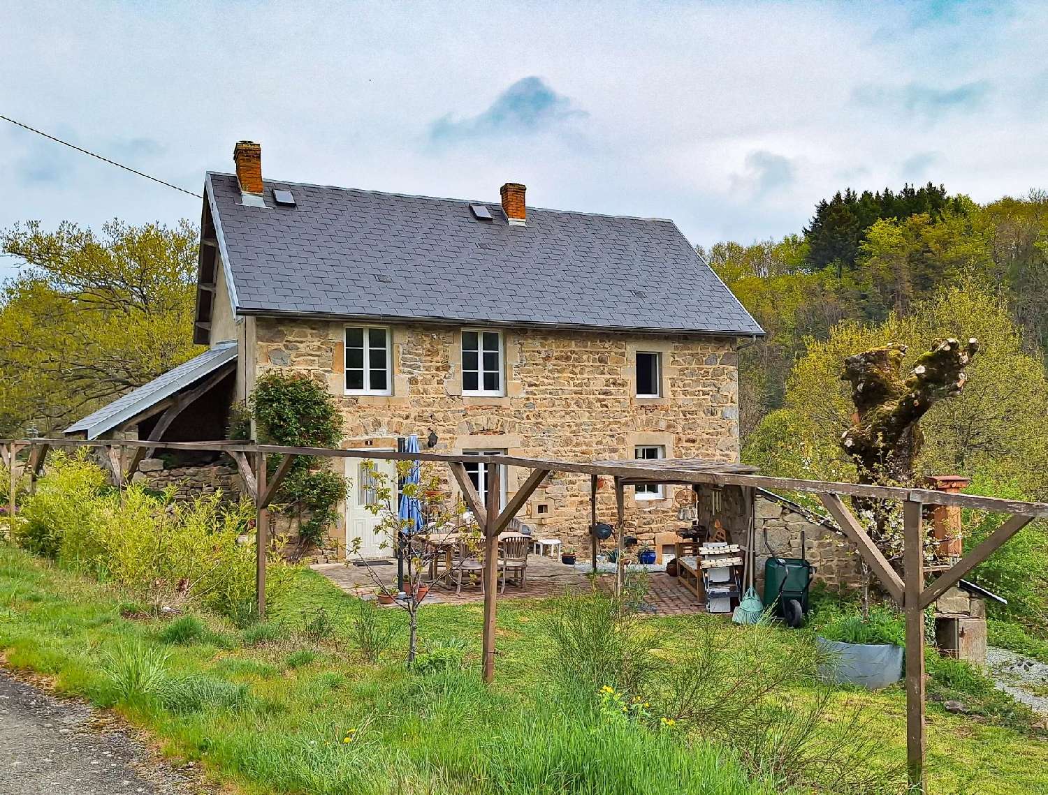  te koop huis Saint-Gervais-d'Auvergne Puy-de-Dôme 1
