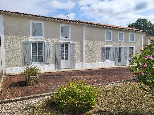 Saint-Jean-d'Angély Charente-Maritime house foto 7059182