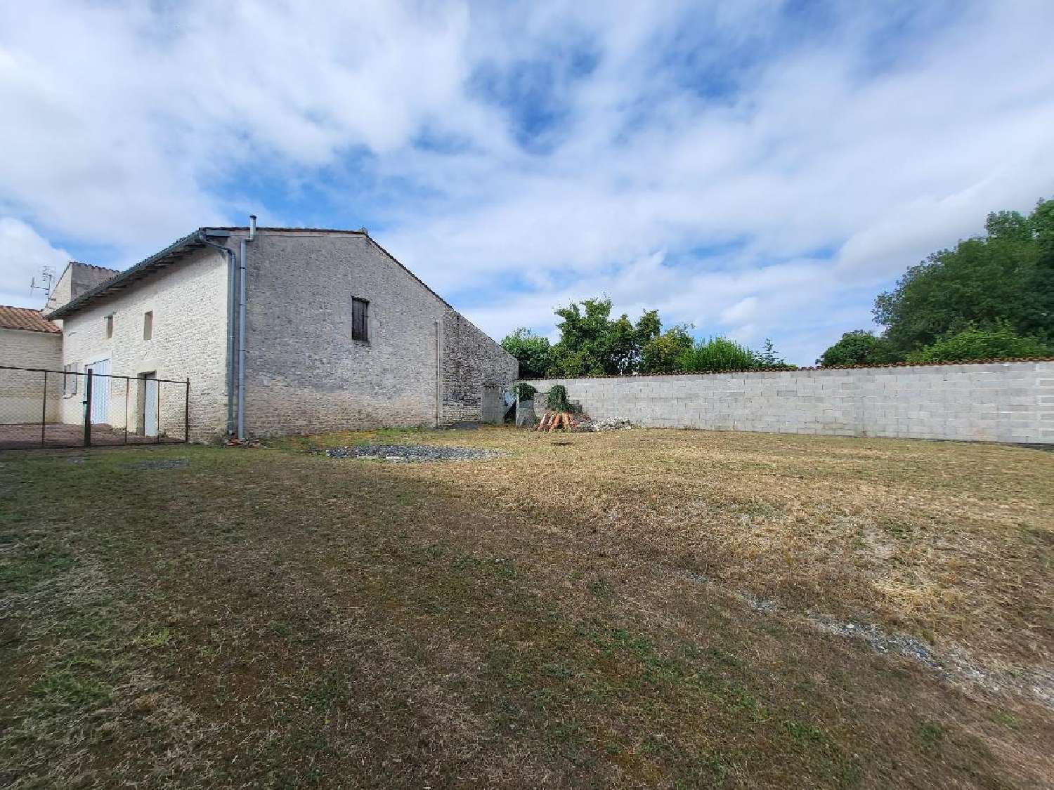  te koop huis Saint-Jean-d'Angély Charente-Maritime 3