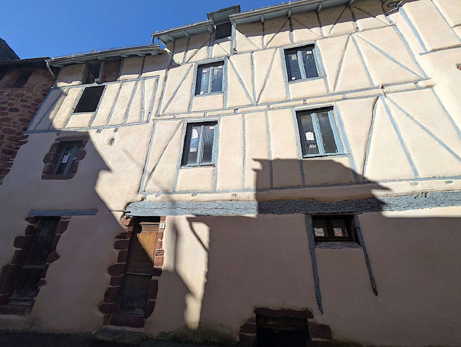  for sale house Villecomtal Aveyron 2