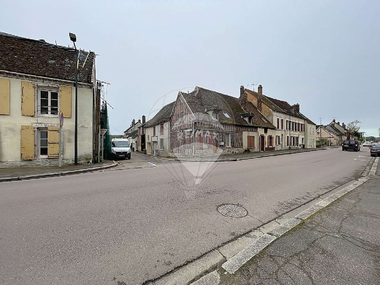  for sale house Villeneuve-l'Archevêque Yonne 2