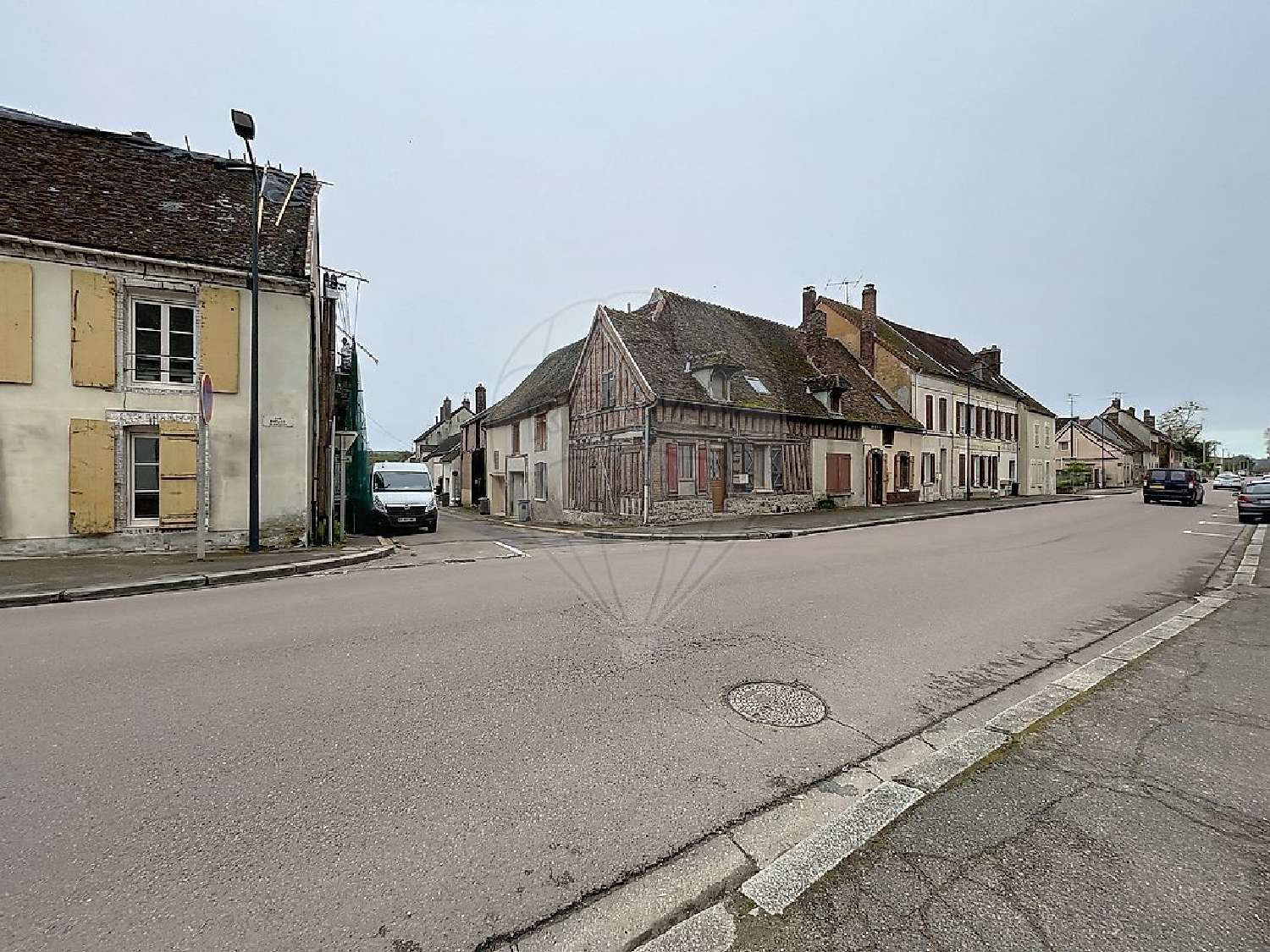  for sale house Villeneuve-l'Archevêque Yonne 2
