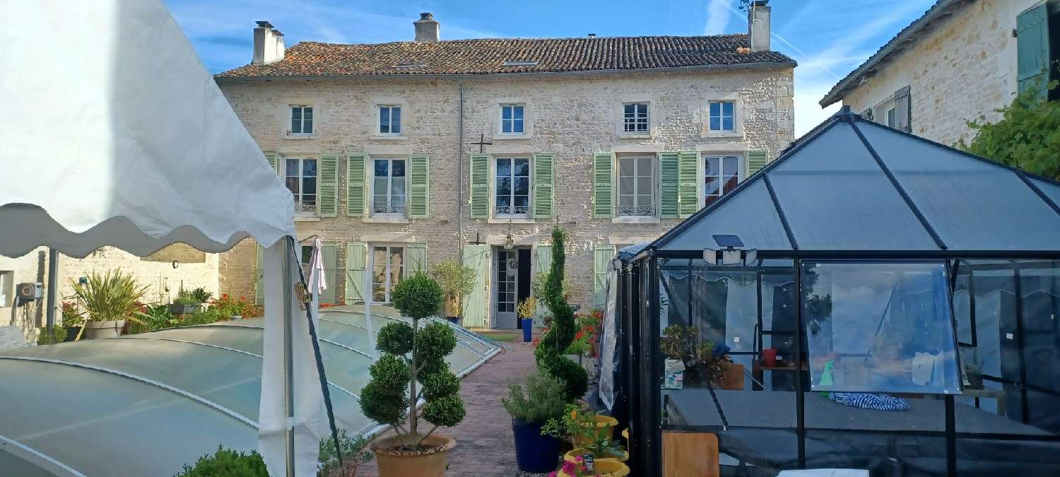 en venta casa Voulon Vienne 3