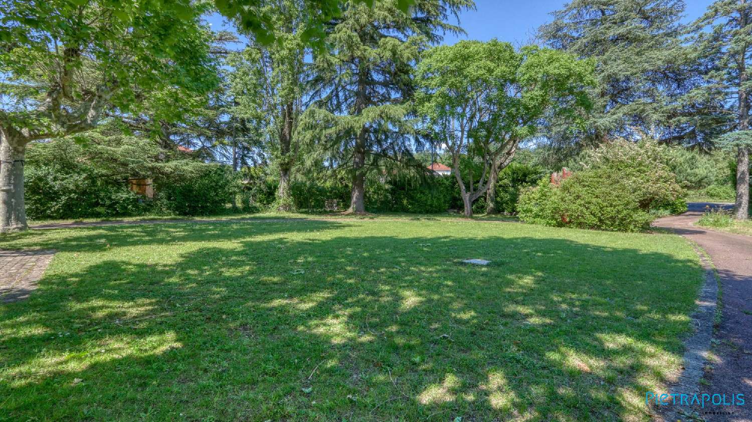  te koop terrein Roussillon Isère 8