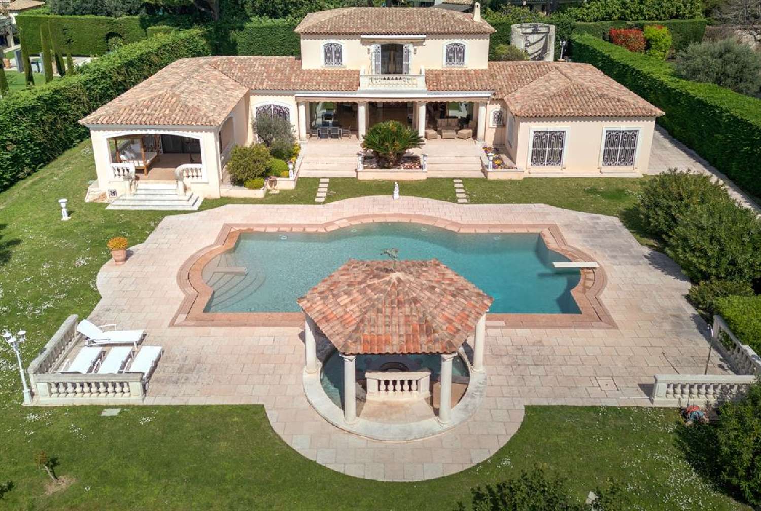  te koop villa Juan-les-Pins Alpes-Maritimes 1