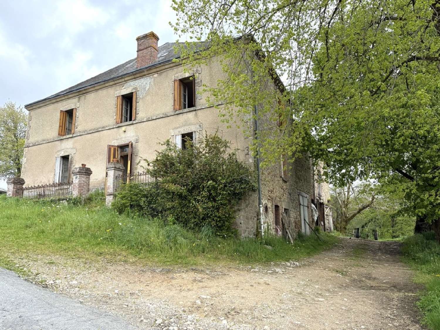  te koop dorpshuis Bussière-Dunoise Creuse 1