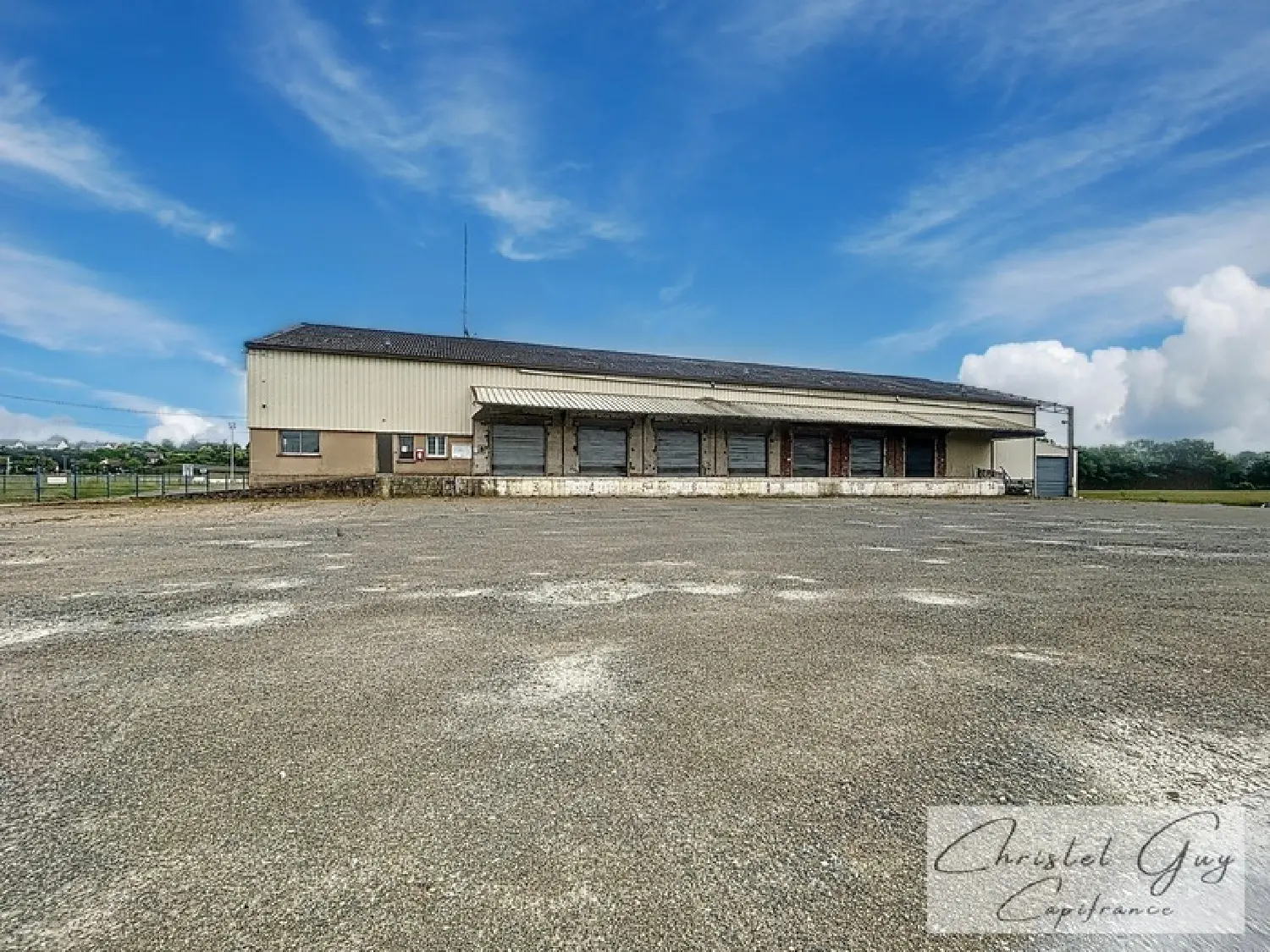 for sale office Saint-Germain-d'Arcé Sarthe 1