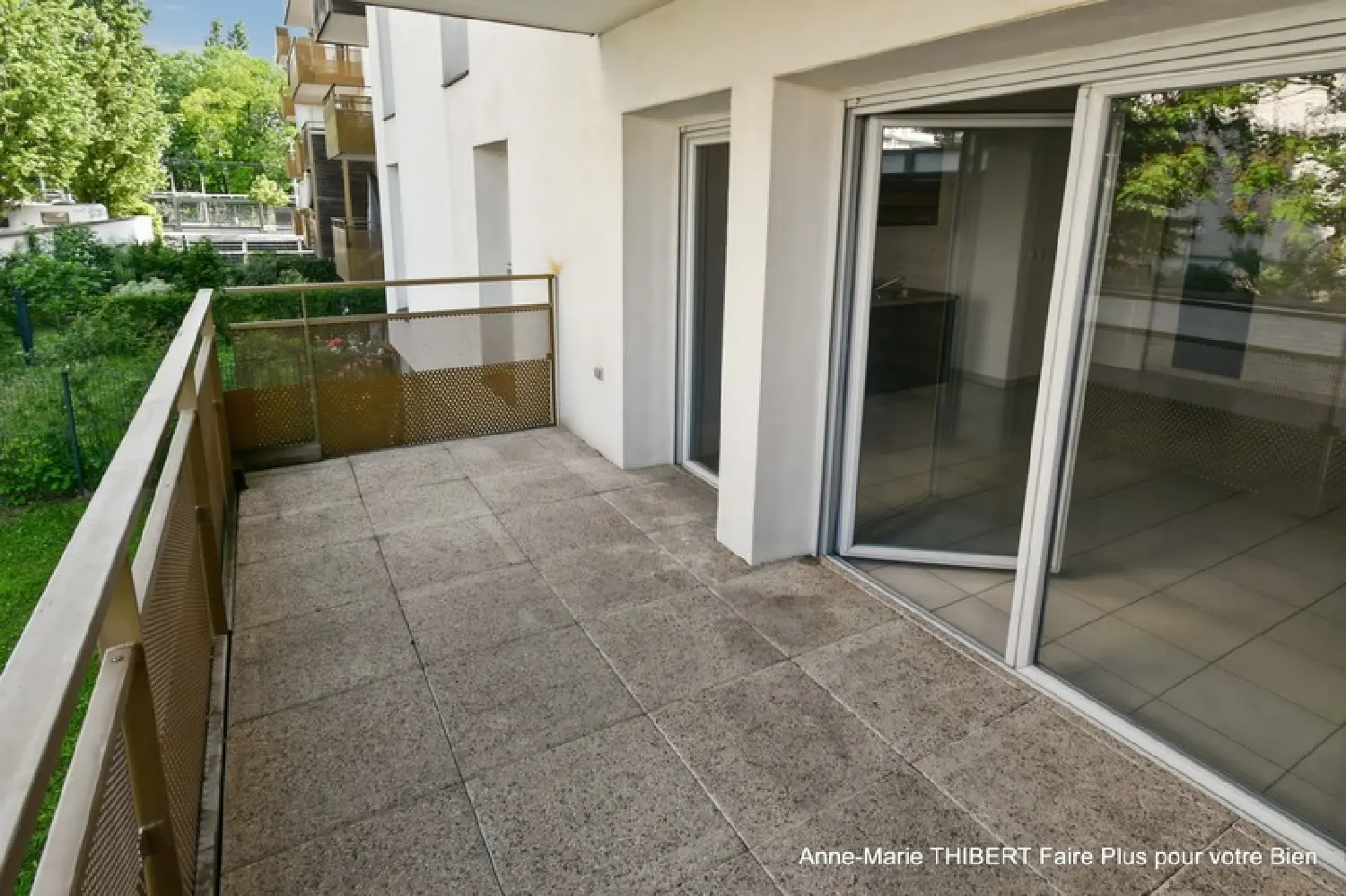  kaufen Wohnung/ Apartment Bron Rhône 1