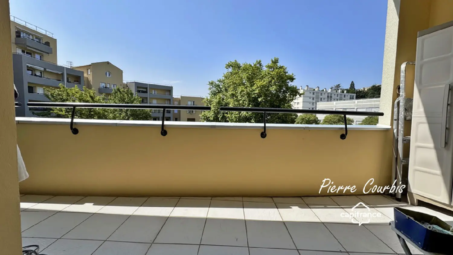  kaufen Wohnung/ Apartment Bron Rhône 2