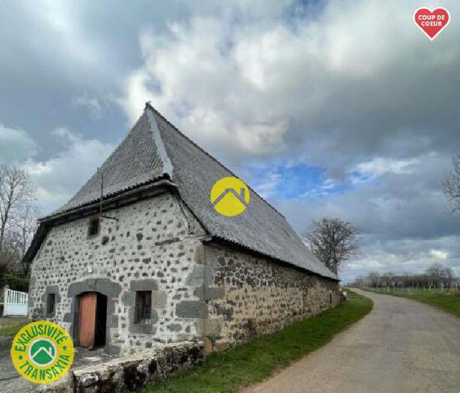  for sale barn Pierrefort Cantal 1