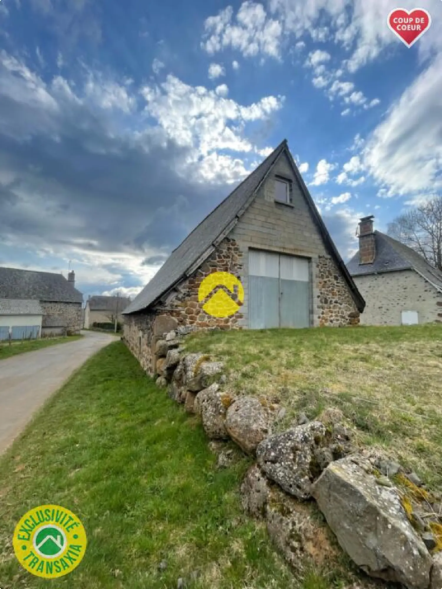  te koop schuur Pierrefort Cantal 2