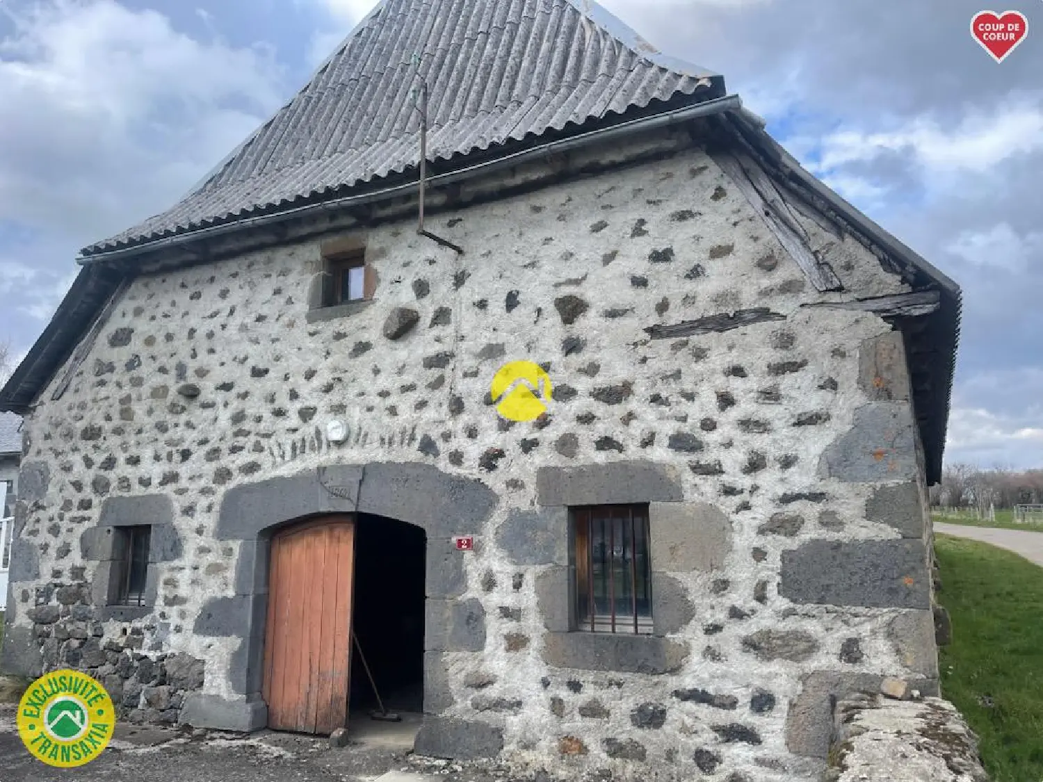  te koop schuur Pierrefort Cantal 5