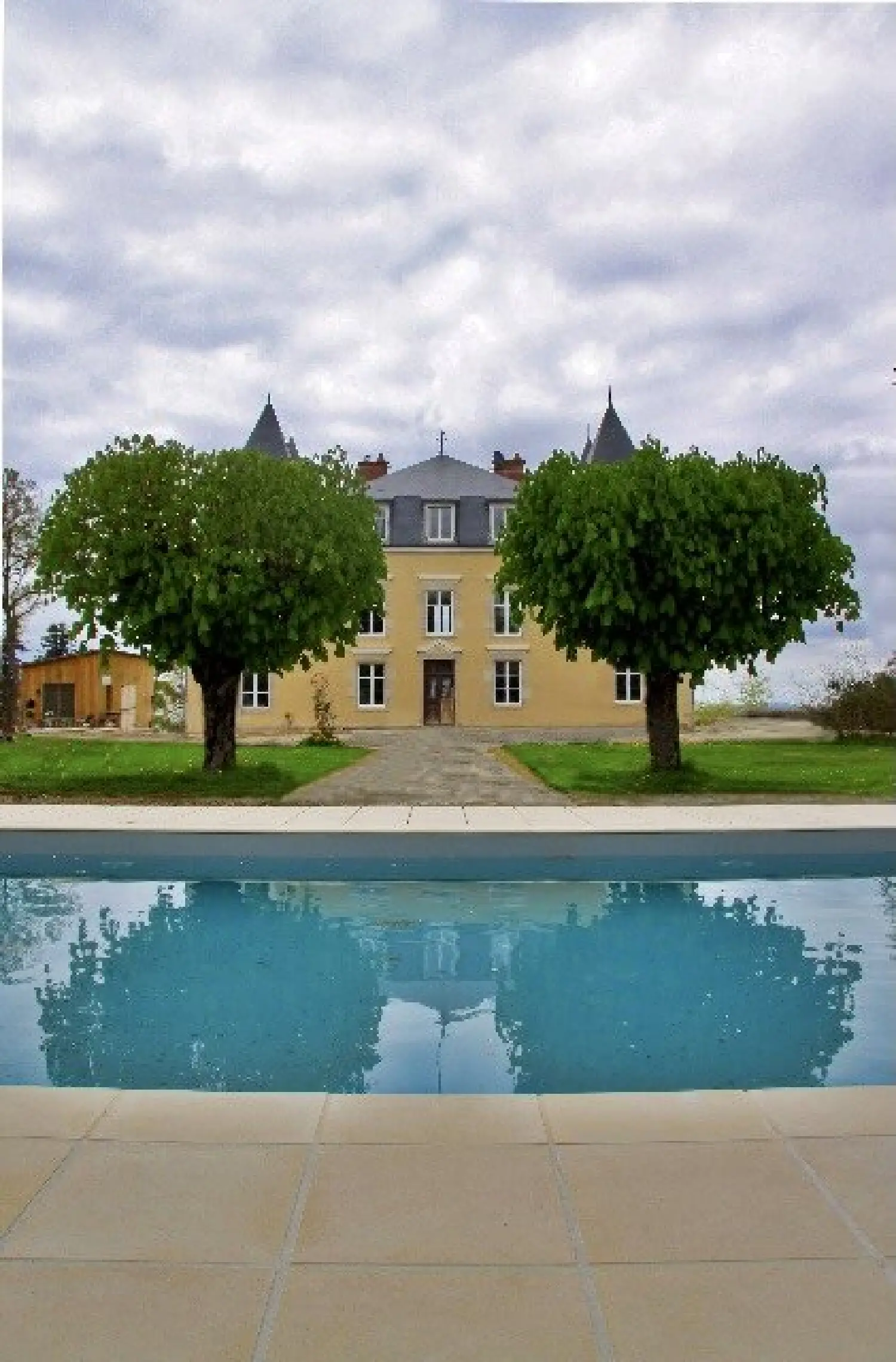  te koop kasteel Châteauneuf-la-Forêt Haute-Vienne 2