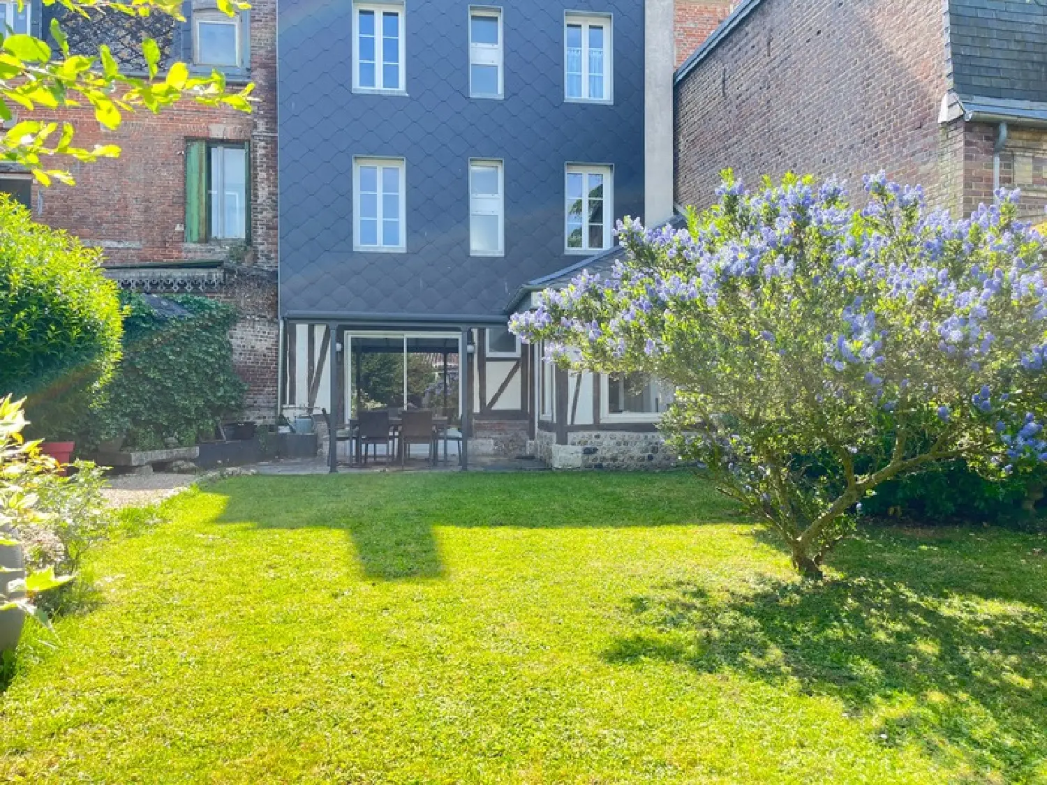  te koop stadshuis Pont-Audemer Eure 1