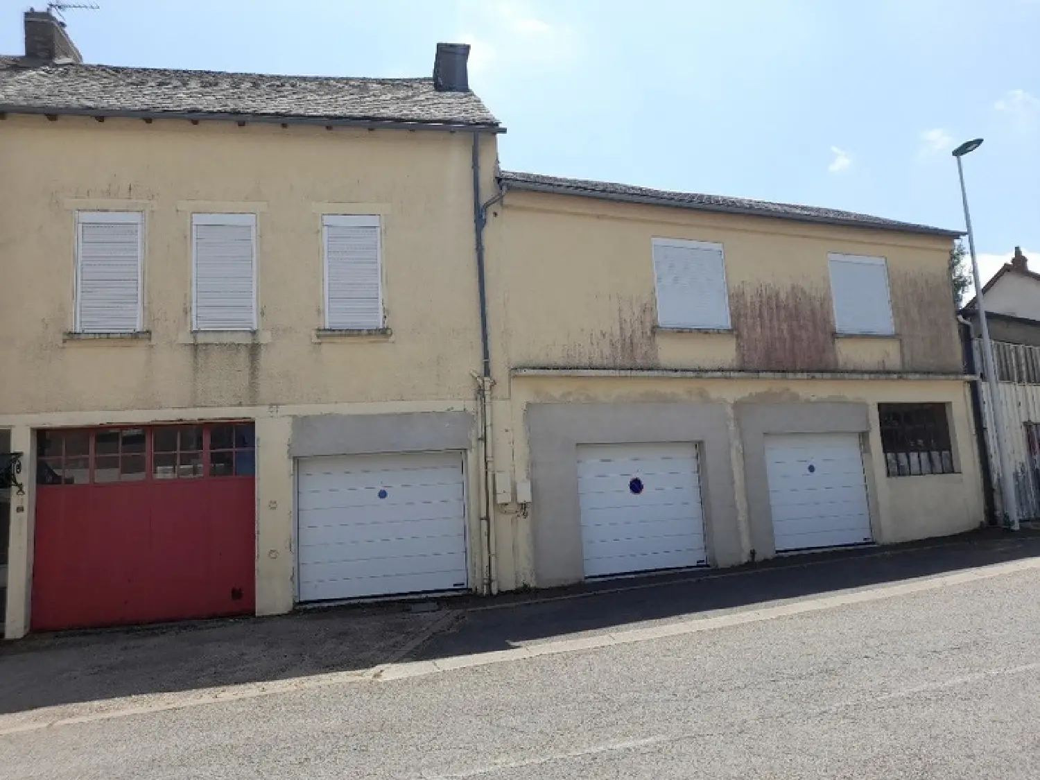  te koop stadshuis Rieupeyroux Aveyron 1
