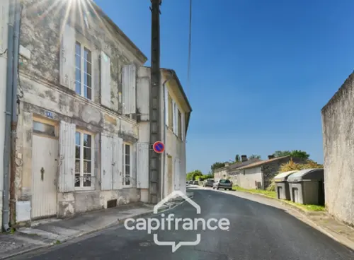 Saint-Jean-d'Angély Charente-Maritime casa urbana foto 7089051