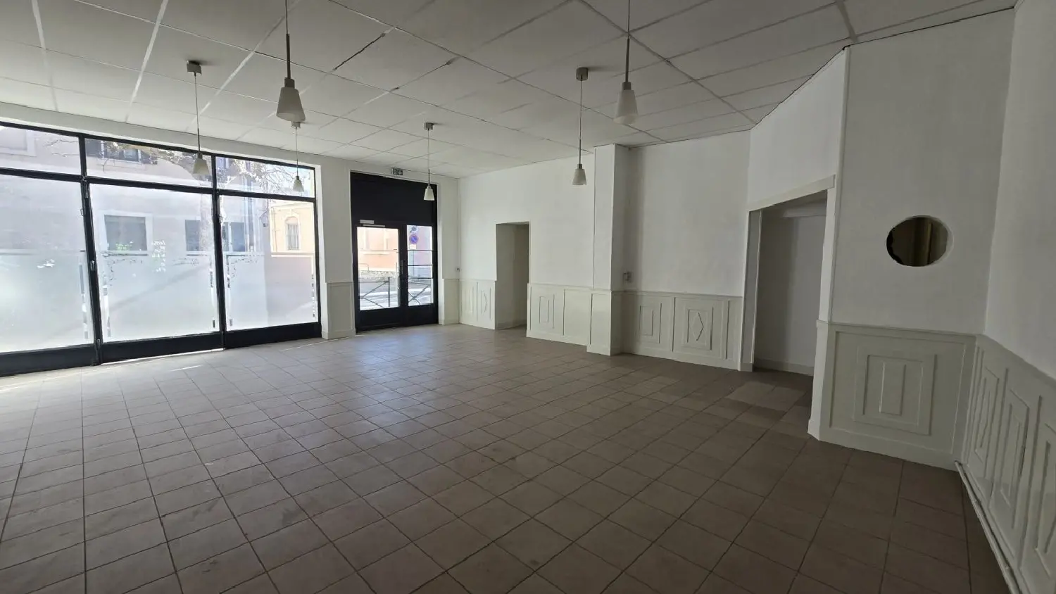  à vendre commerce Alès Gard 3